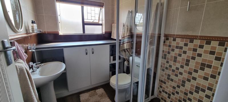 3 Bedroom Property for Sale in Fraaiuitsig Western Cape
